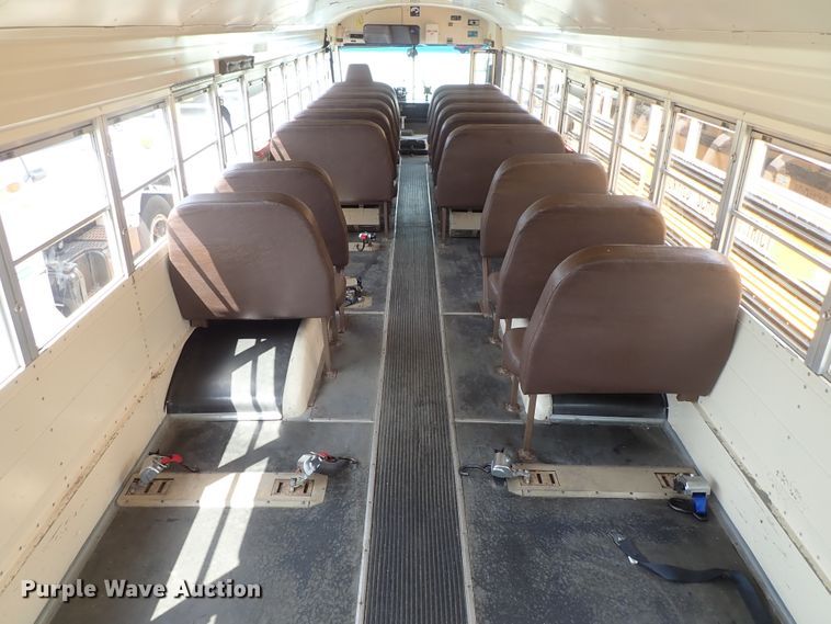 image for item DE0933 1995 Blue Bird TC2000 school bus