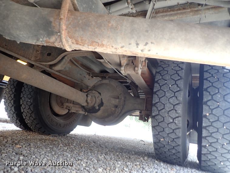 image for item DE0933 1995 Blue Bird TC2000 school bus