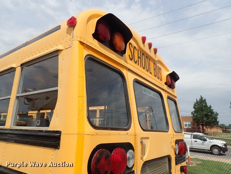 image for item DE0933 1995 Blue Bird TC2000 school bus