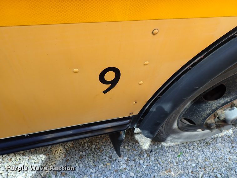 image for item DE0933 1995 Blue Bird TC2000 school bus