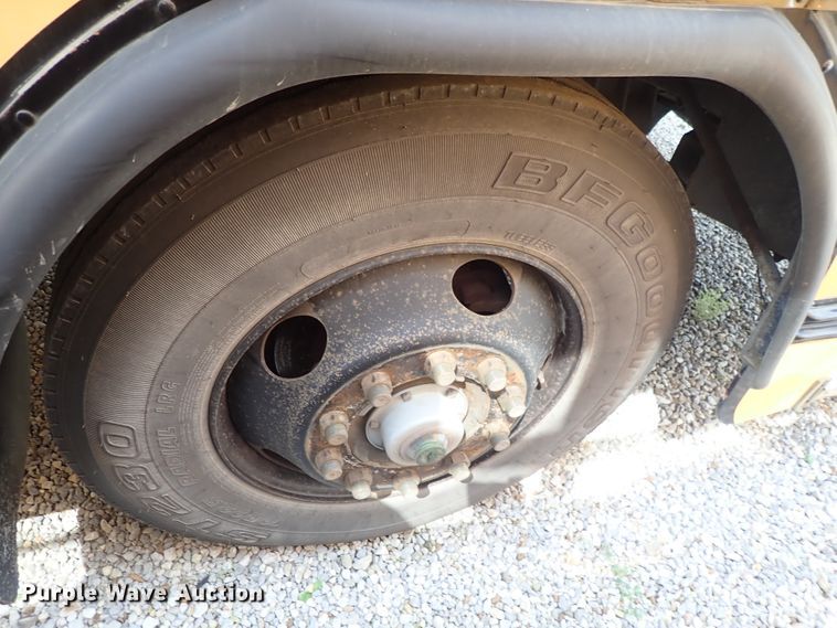 image for item DE0933 1995 Blue Bird TC2000 school bus