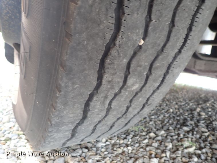 image for item DE0933 1995 Blue Bird TC2000 school bus