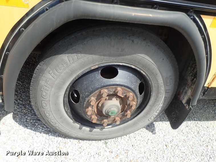 image for item DE0933 1995 Blue Bird TC2000 school bus