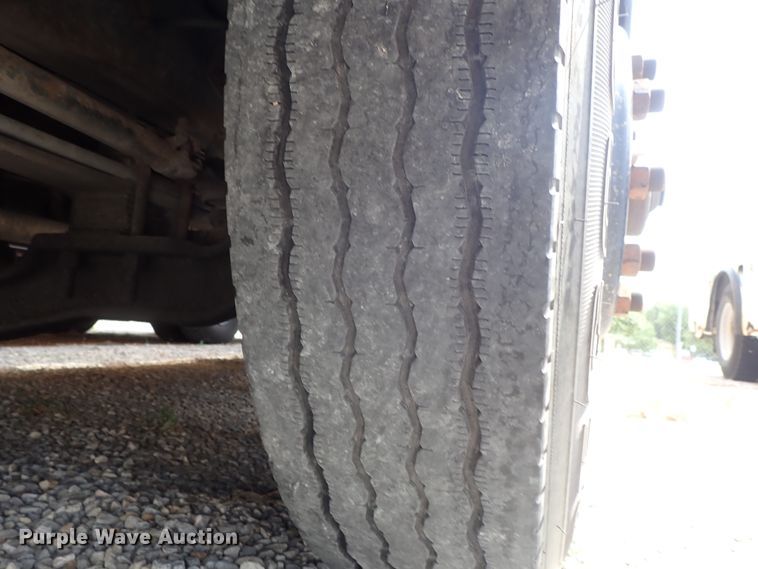 image for item DE0933 1995 Blue Bird TC2000 school bus