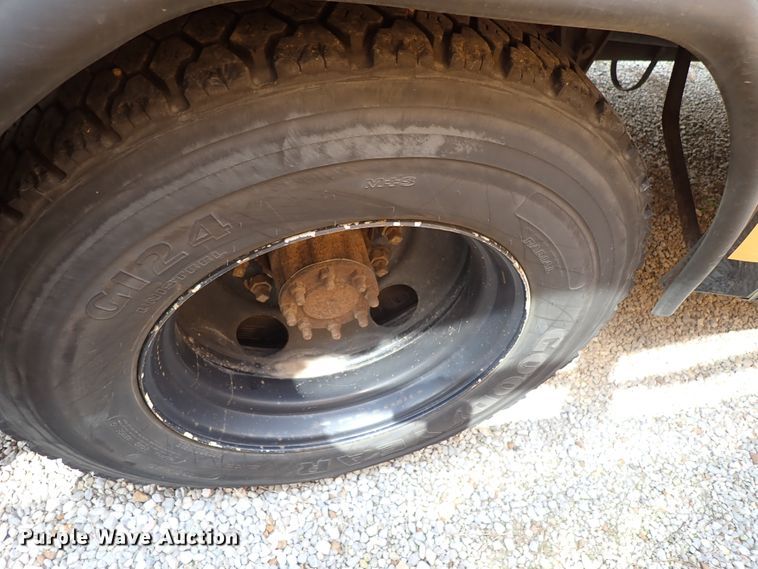 image for item DE0933 1995 Blue Bird TC2000 school bus