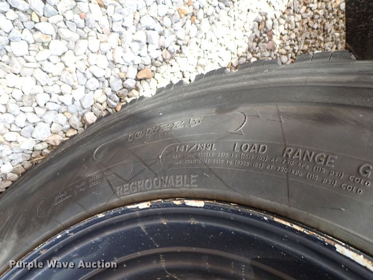 image for item DE0933 1995 Blue Bird TC2000 school bus