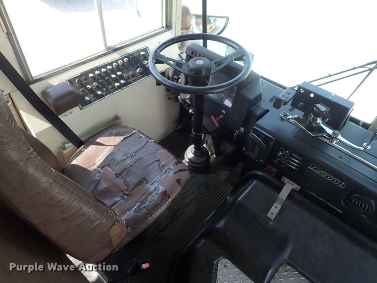 image for item DE0934 1995 Blue Bird TC2000 school bus