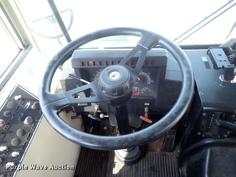 image for item DE0934 1995 Blue Bird TC2000 school bus