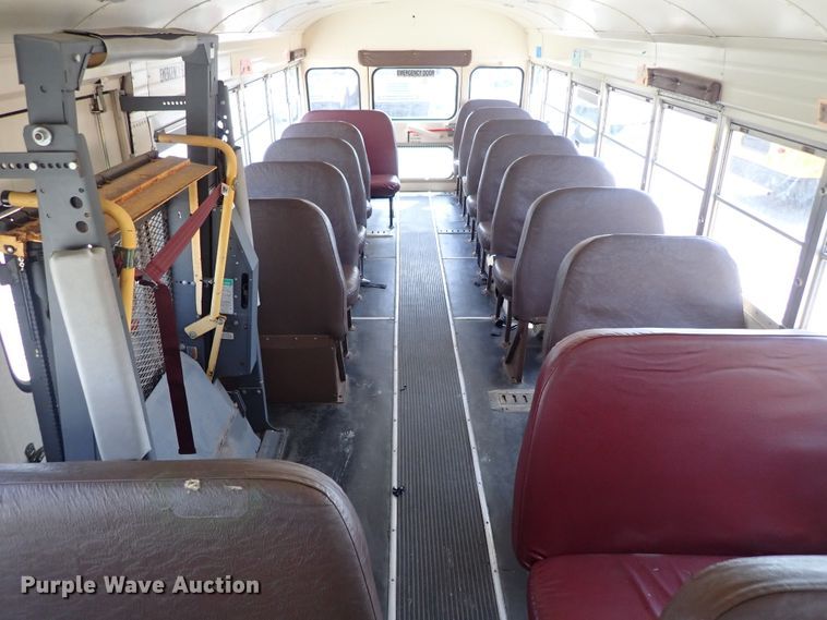 image for item DE0934 1995 Blue Bird TC2000 school bus