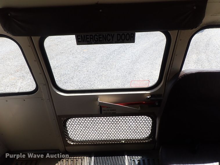 image for item DE0934 1995 Blue Bird TC2000 school bus