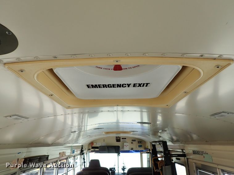 image for item DE0934 1995 Blue Bird TC2000 school bus