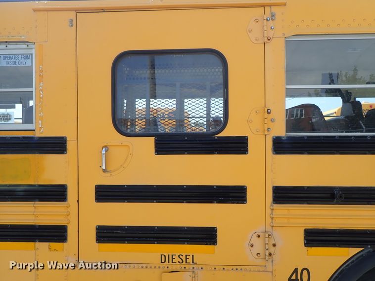 image for item DE0934 1995 Blue Bird TC2000 school bus