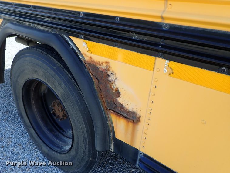 image for item DE0934 1995 Blue Bird TC2000 school bus