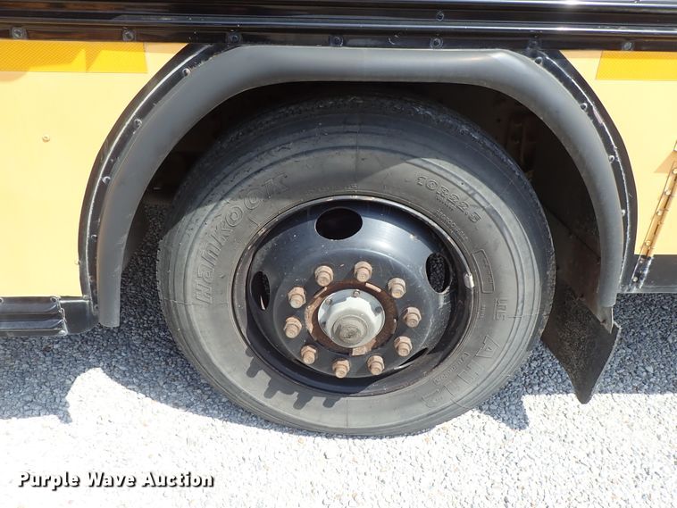 image for item DE0934 1995 Blue Bird TC2000 school bus