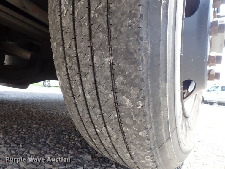 image for item DE0934 1995 Blue Bird TC2000 school bus