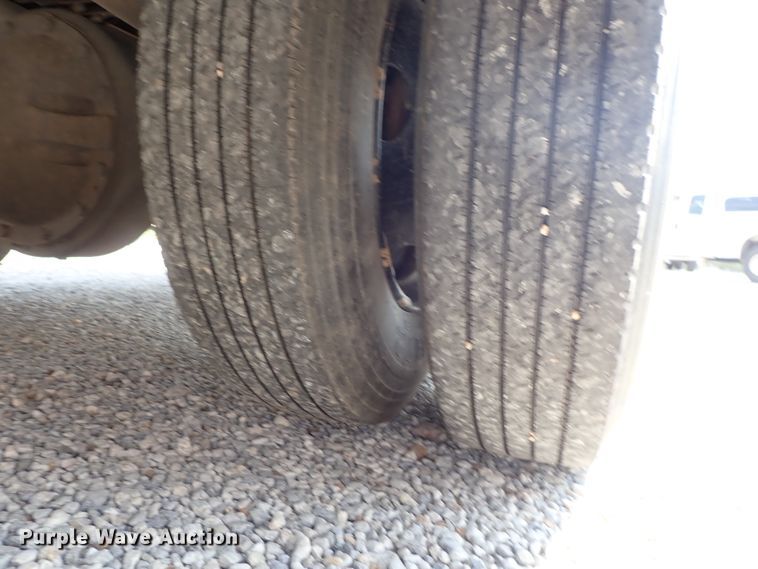 image for item DE0934 1995 Blue Bird TC2000 school bus