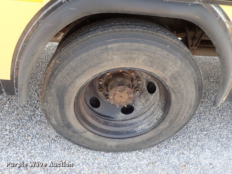 image for item DE0934 1995 Blue Bird TC2000 school bus