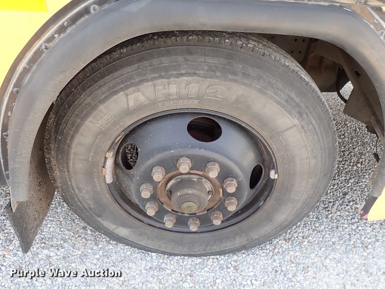 image for item DE0934 1995 Blue Bird TC2000 school bus