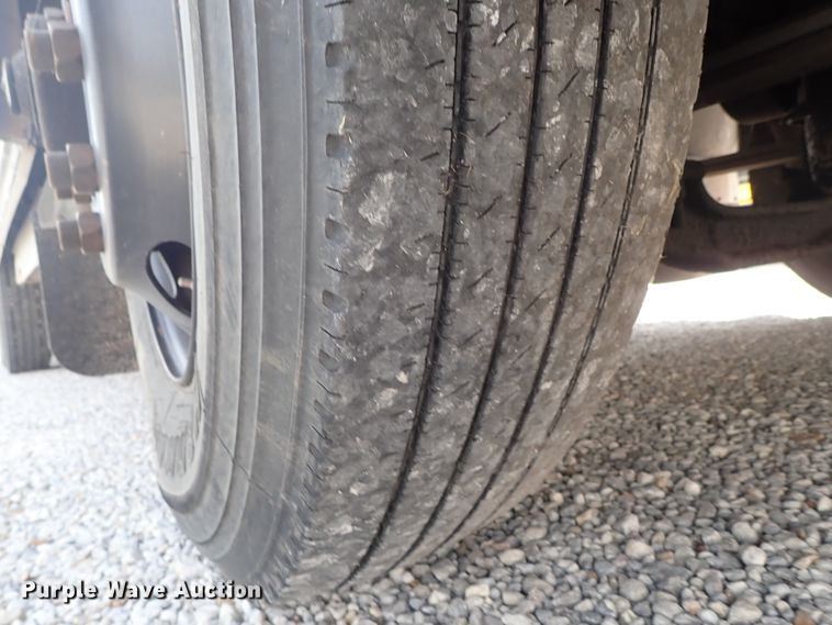 image for item DE0934 1995 Blue Bird TC2000 school bus