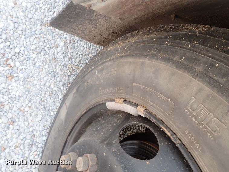 image for item DE0934 1995 Blue Bird TC2000 school bus