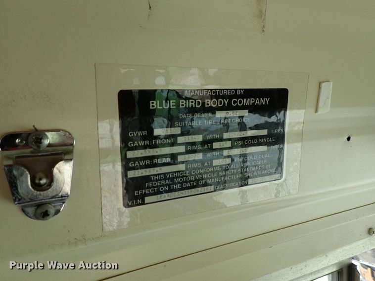 image for item DE0935 1995 Blue Bird TC2000 school bus