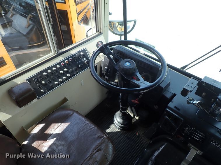 image for item DE0935 1995 Blue Bird TC2000 school bus