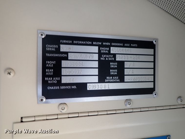 image for item DE0935 1995 Blue Bird TC2000 school bus