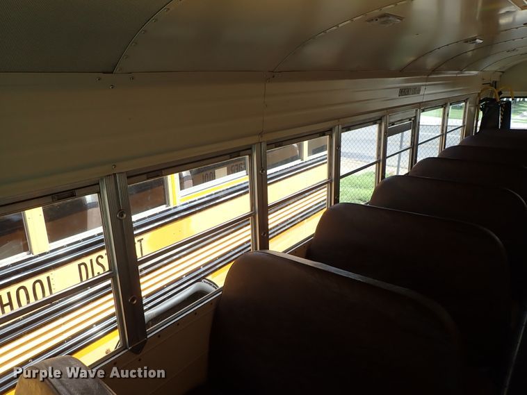 image for item DE0935 1995 Blue Bird TC2000 school bus