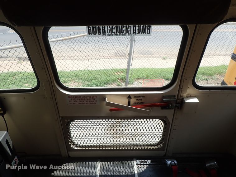 image for item DE0935 1995 Blue Bird TC2000 school bus