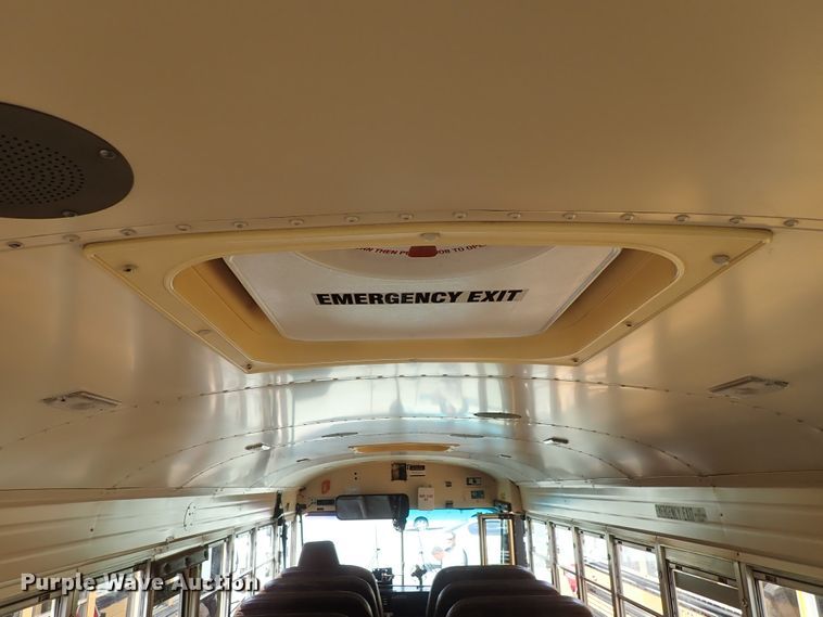 image for item DE0935 1995 Blue Bird TC2000 school bus