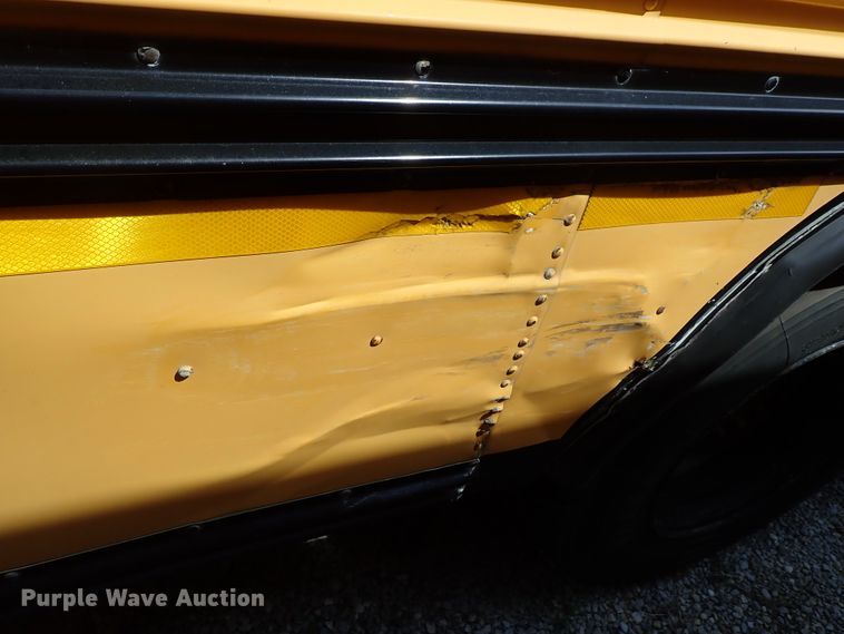 image for item DE0935 1995 Blue Bird TC2000 school bus