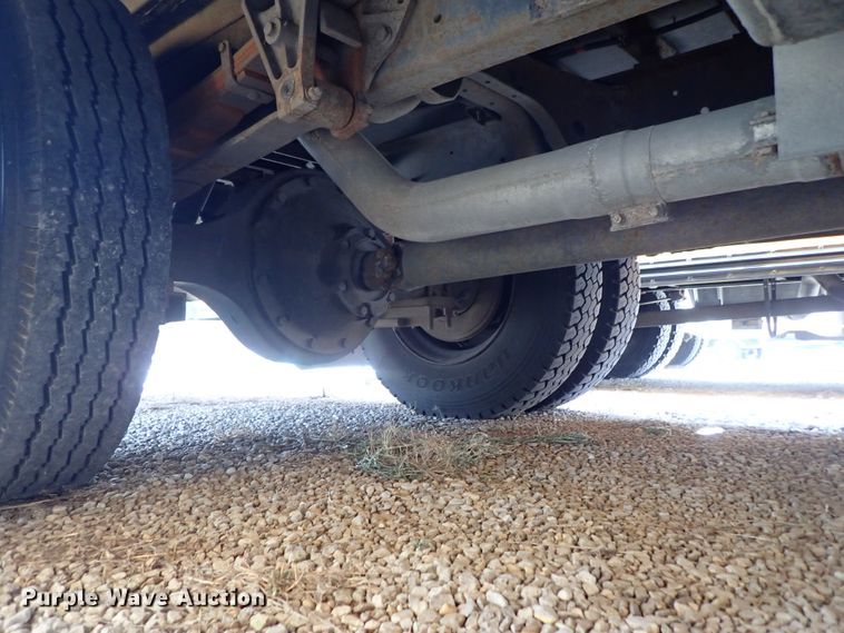 image for item DE0935 1995 Blue Bird TC2000 school bus