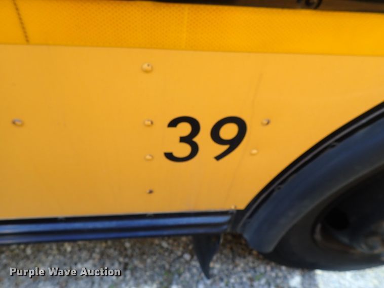 image for item DE0935 1995 Blue Bird TC2000 school bus