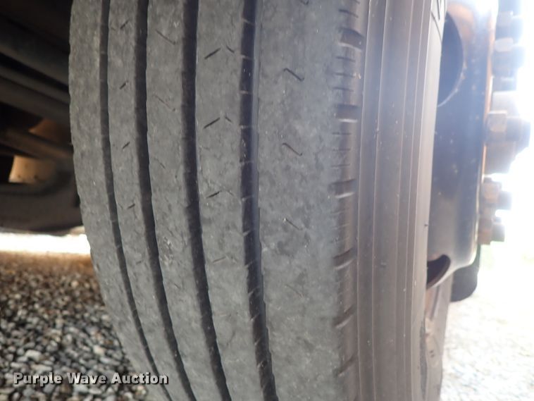 image for item DE0935 1995 Blue Bird TC2000 school bus