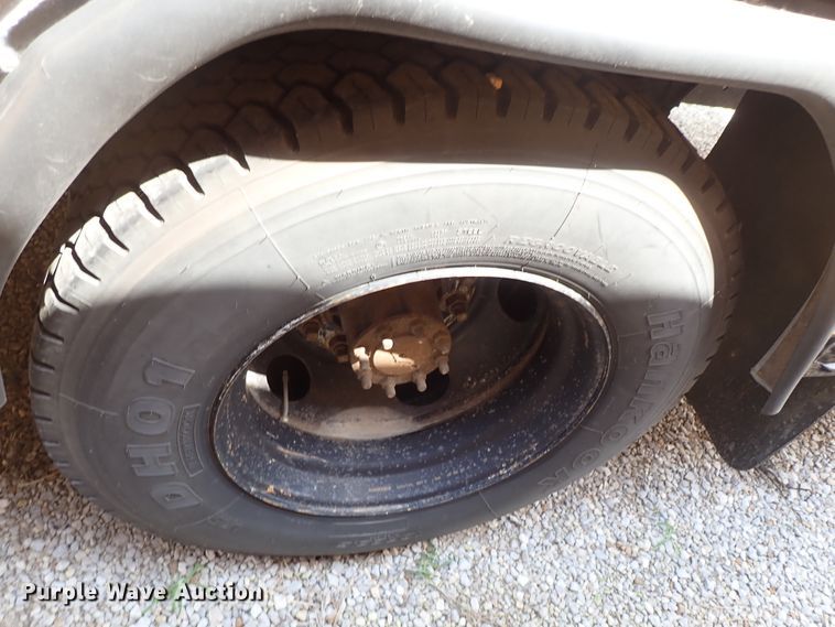 image for item DE0935 1995 Blue Bird TC2000 school bus