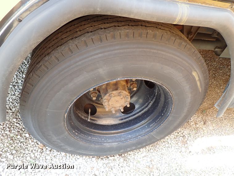 image for item DE0935 1995 Blue Bird TC2000 school bus