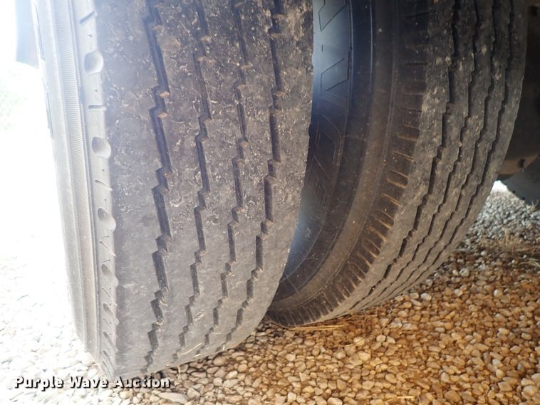 image for item DE0935 1995 Blue Bird TC2000 school bus