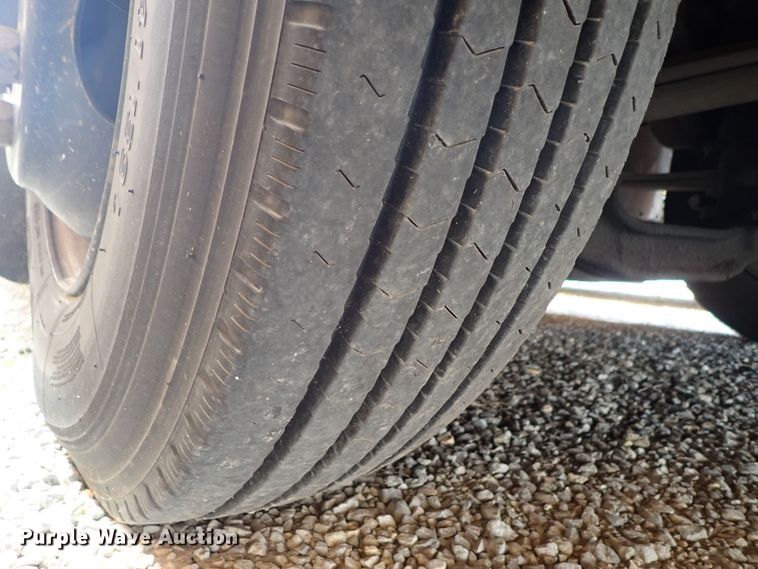 image for item DE0935 1995 Blue Bird TC2000 school bus