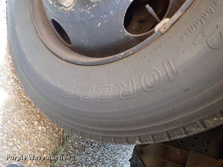 image for item DE0935 1995 Blue Bird TC2000 school bus