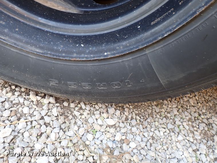 image for item DE0935 1995 Blue Bird TC2000 school bus