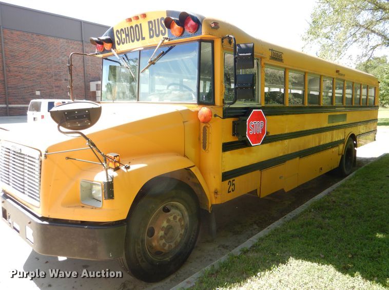 image for item DE4087 2001 Freightliner FS65 Thomas school bus