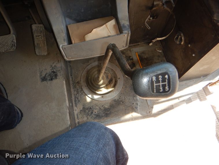 image for item DE4087 2001 Freightliner FS65 Thomas school bus