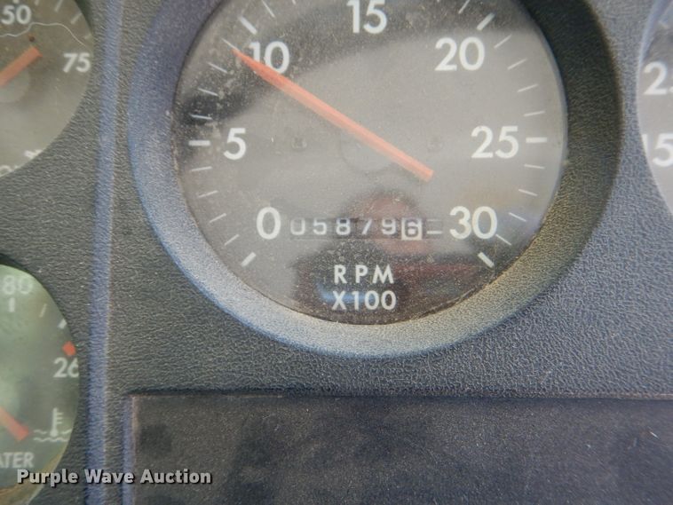 image for item DE4087 2001 Freightliner FS65 Thomas school bus