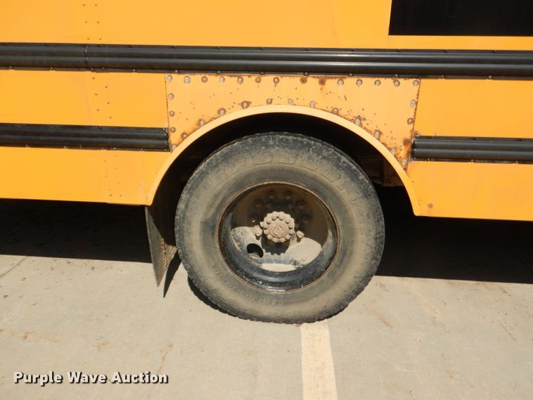 image for item DE4087 2001 Freightliner FS65 Thomas school bus