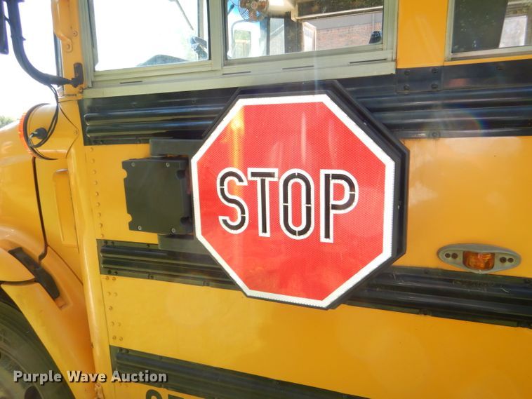 image for item DE4087 2001 Freightliner FS65 Thomas school bus