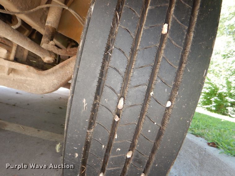 image for item DE4087 2001 Freightliner FS65 Thomas school bus