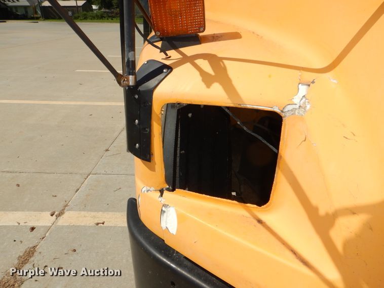 image for item DE4087 2001 Freightliner FS65 Thomas school bus