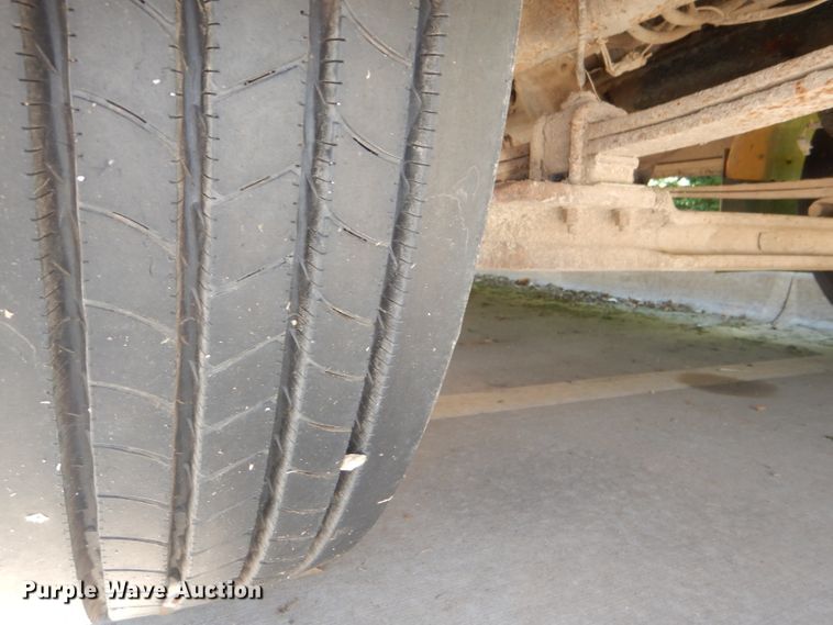 image for item DE4087 2001 Freightliner FS65 Thomas school bus