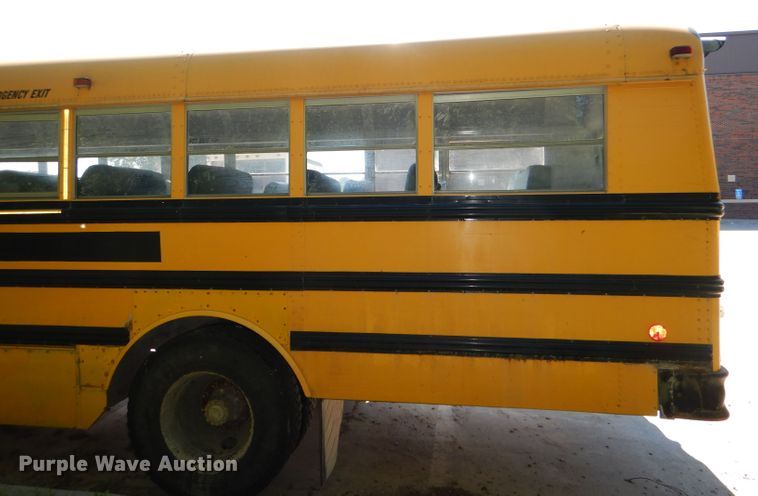 image for item DE4088 2001 Freightliner FS65 Thomas school bus