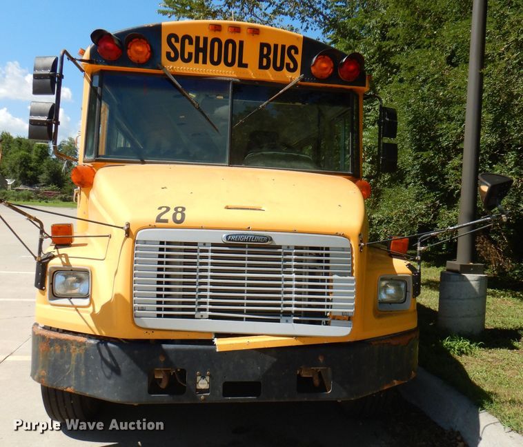 image for item DE4088 2001 Freightliner FS65 Thomas school bus